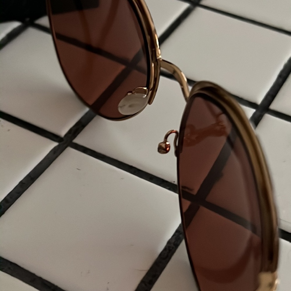 Prada sunglasses - Picture 5 of 5